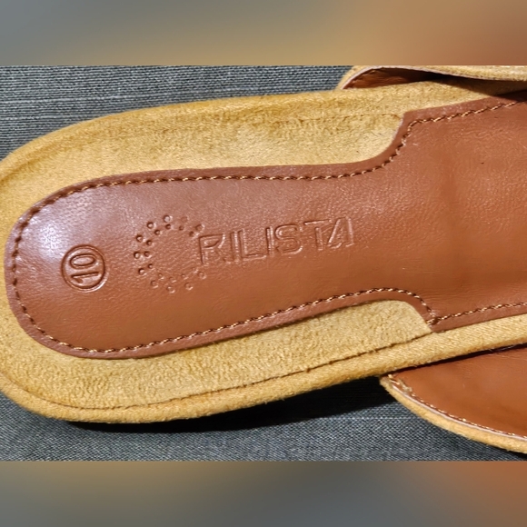 Elegant Yellow Mules with Bow Detail - Picture 7 of 13